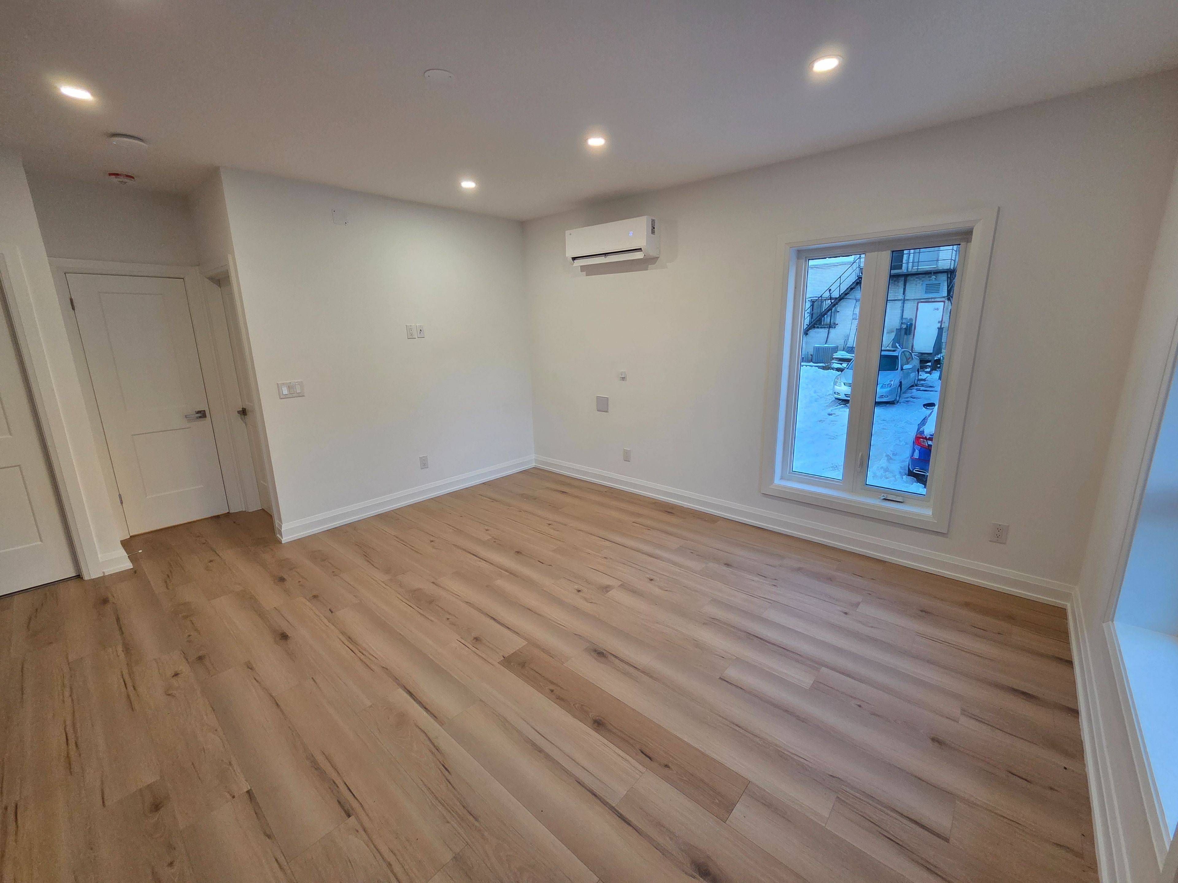 Toronto C03, ON M6C 3E7,55 Camberwell RD #1R