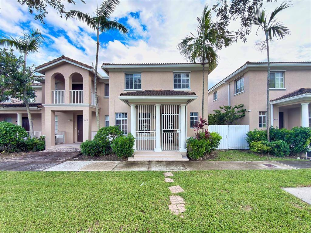 Homestead, FL 33032,14218 SW 272nd St #1