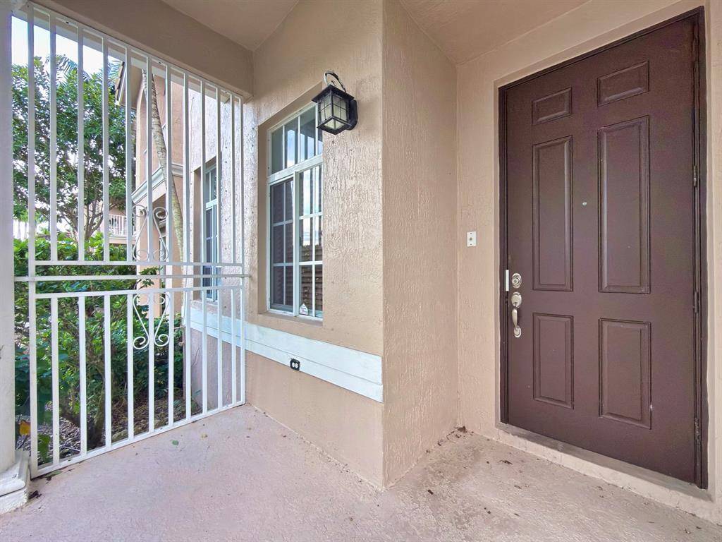 Homestead, FL 33032,14218 SW 272nd St #1