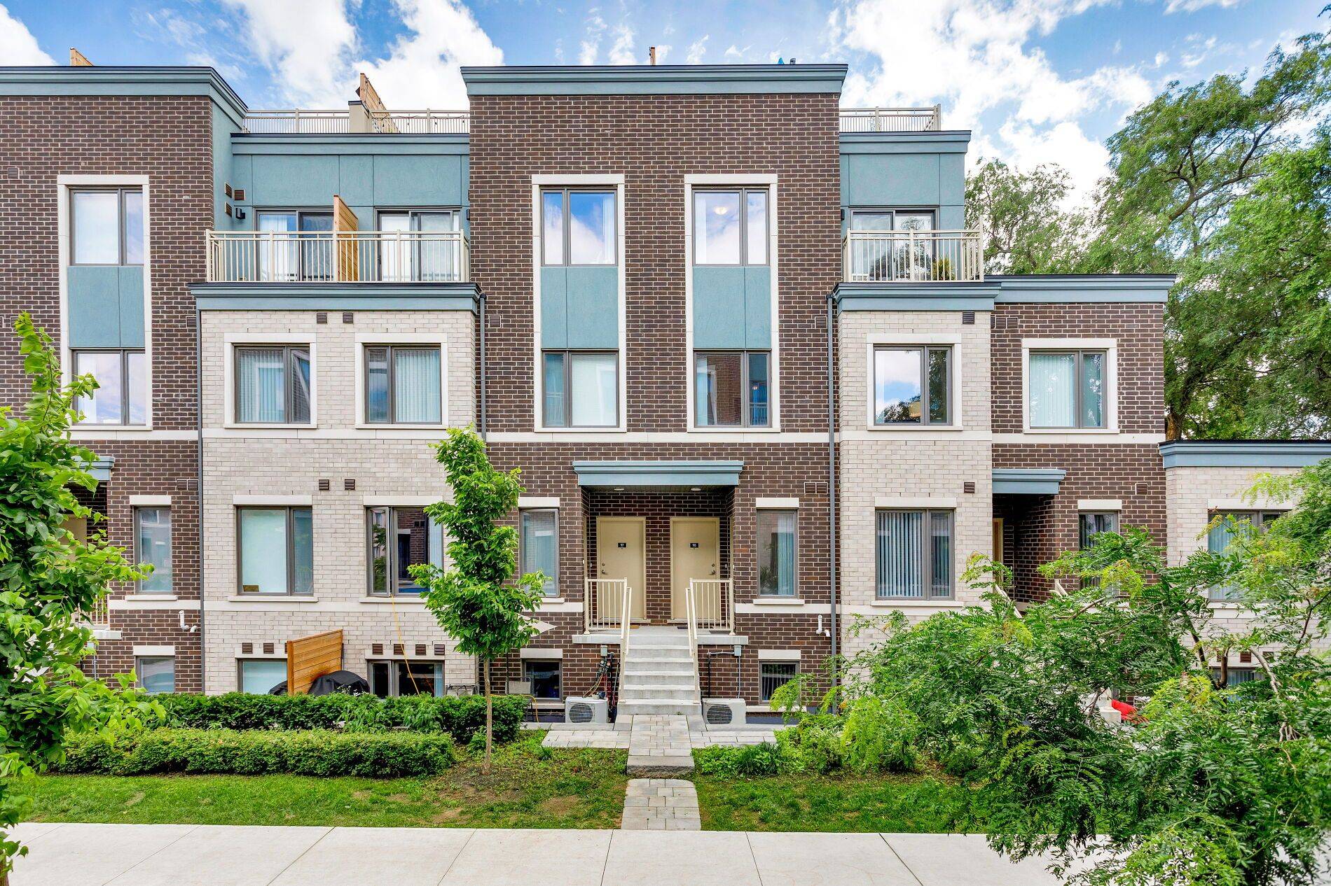 Toronto W06, ON M8V 0J7,20 William Jackson WAY #98