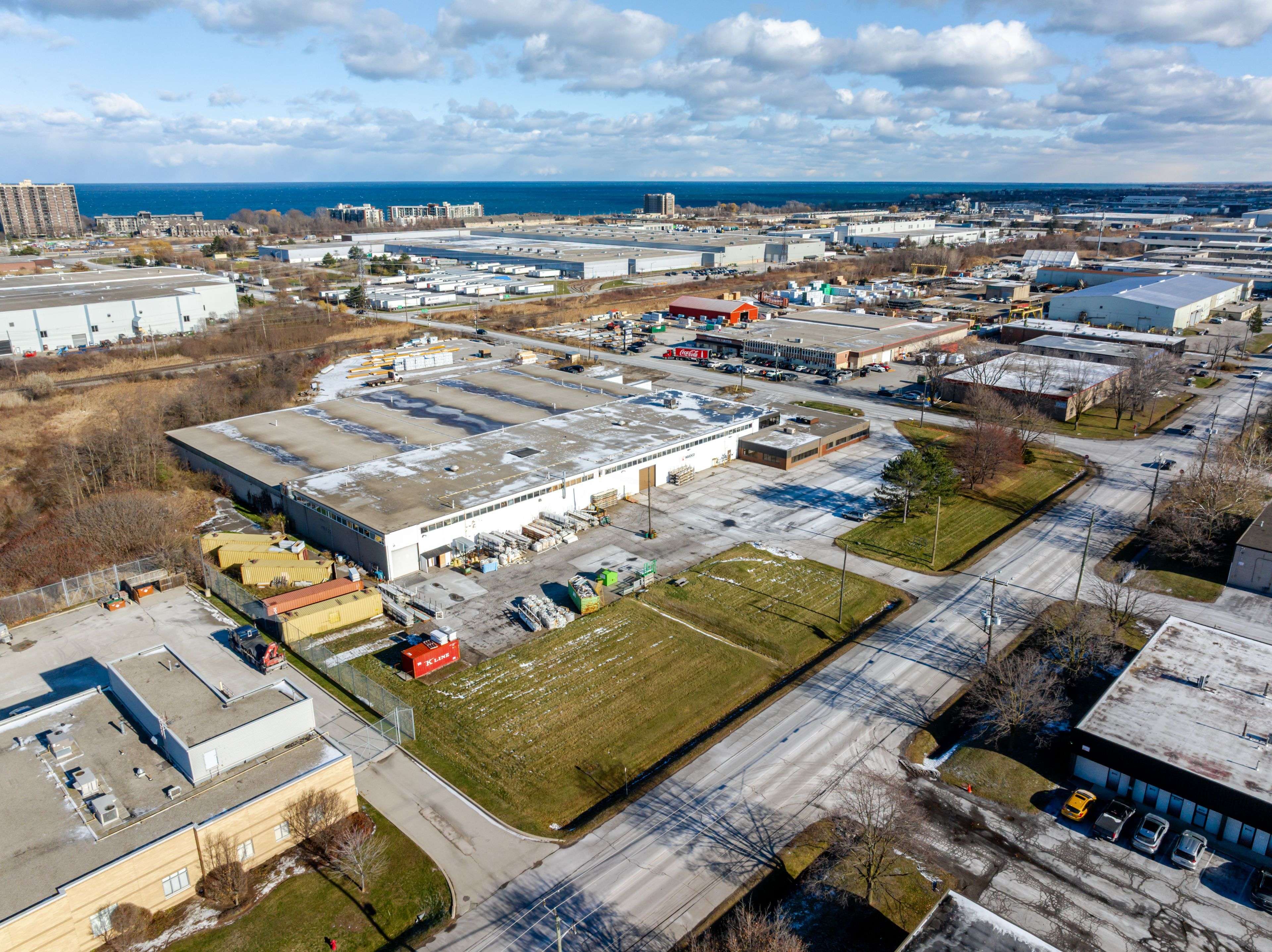 Hamilton, ON L8E 4A5,375 Green RD #2