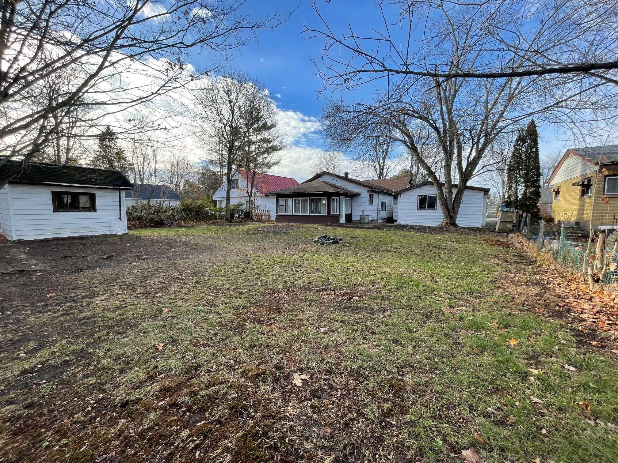 Gravenhurst, ON P1P 1G2,560 John ST N