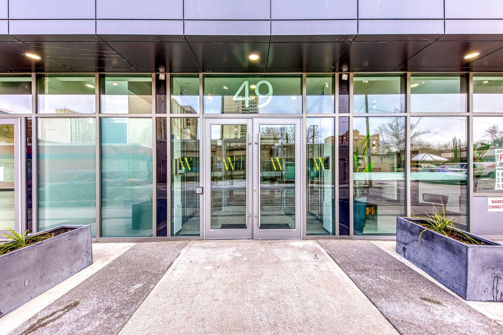 Hamilton, ON L8N 2L1,49 Walnut ST S #1803