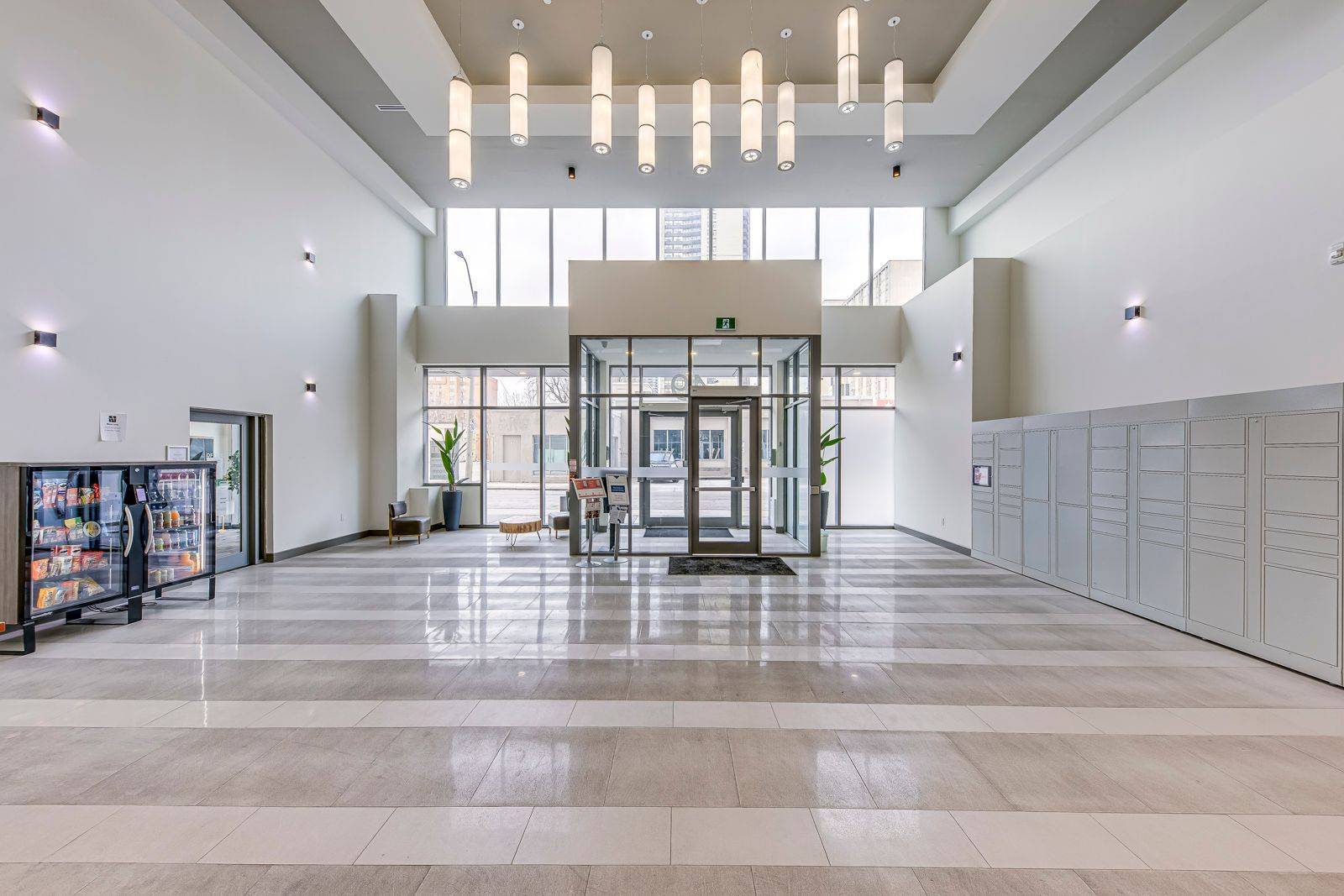 Hamilton, ON L8N 2L1,49 Walnut ST S #1803