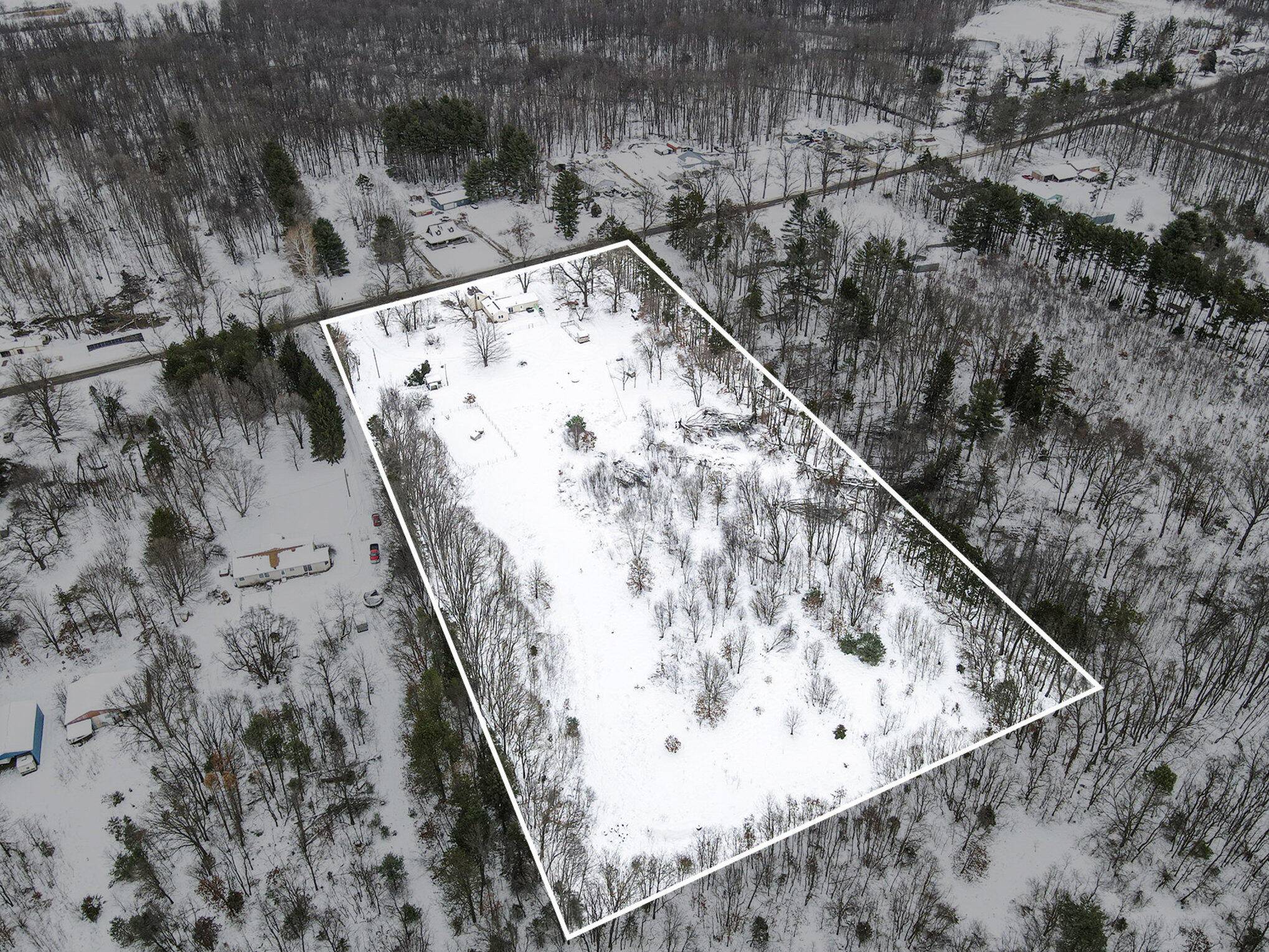 Lawton, MI 49065,32435 Co Rd 669