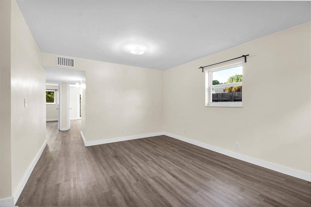 Hollywood, FL 33020,2460 Taylor St