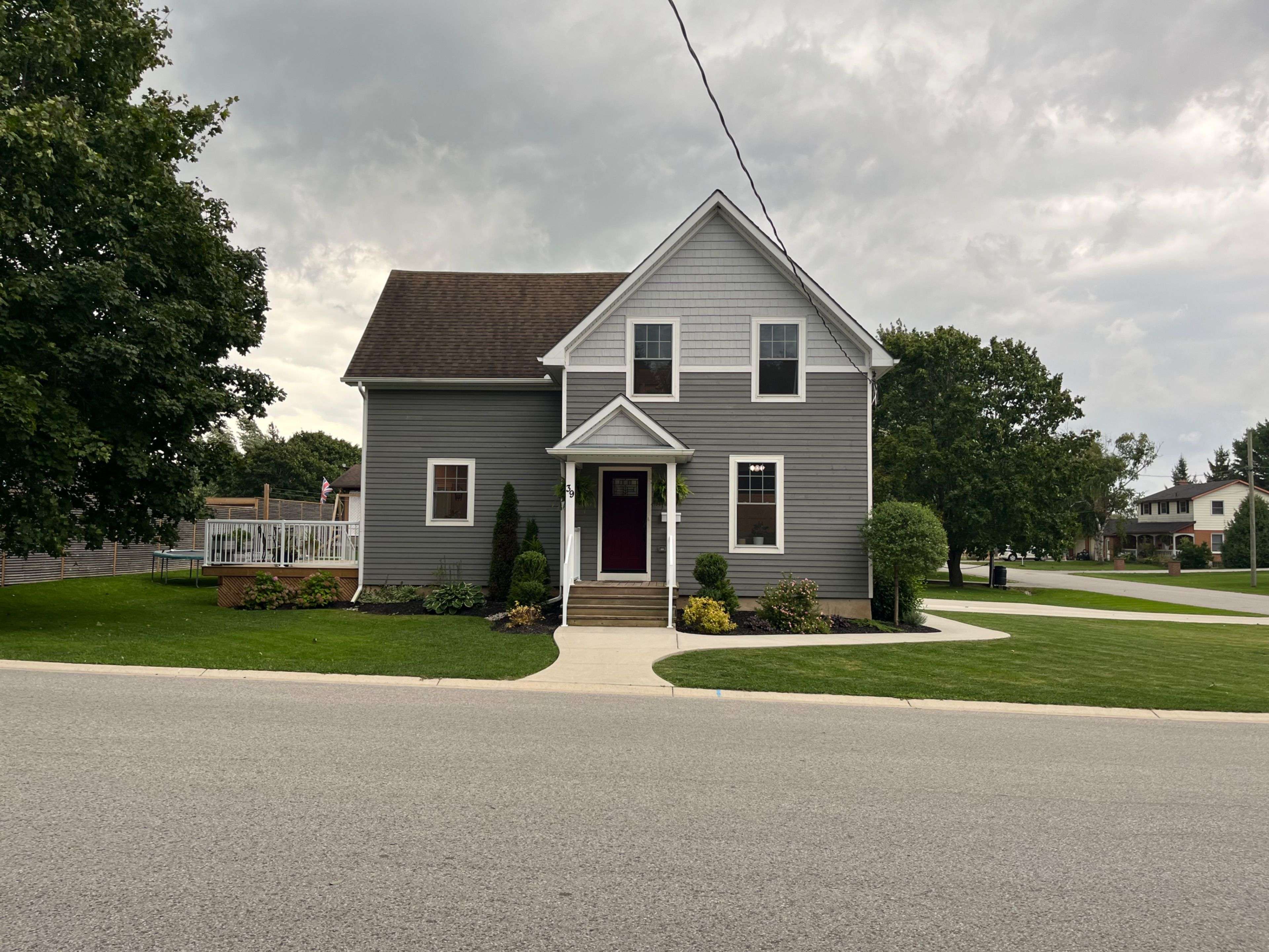 Arran-elderslie, ON N0H 2N0,39 John ST