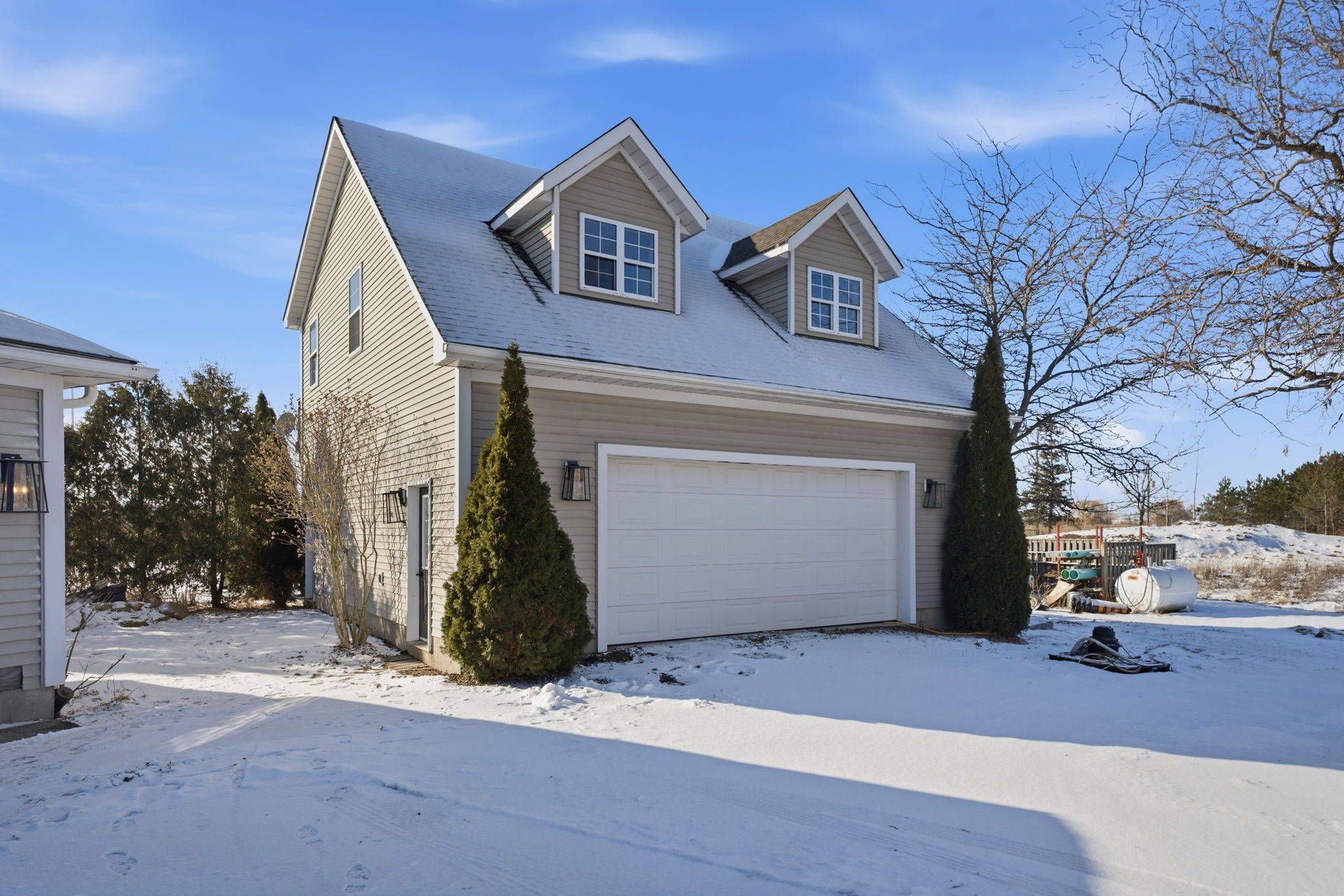 Grimsby, ON L0R 2A0,5940 Young ST