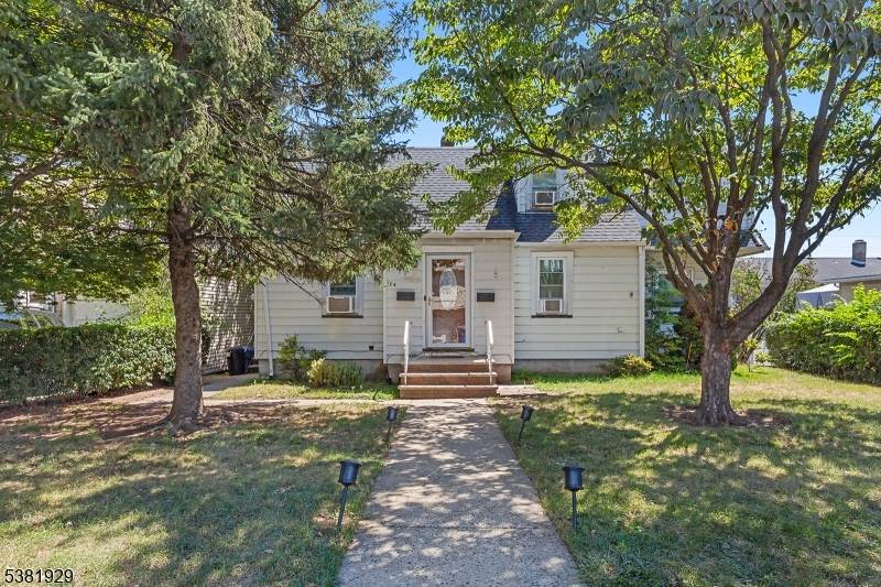 Elmwood Park Boro, NJ 07407,104 Echo Pl