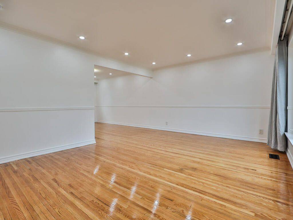 Toronto E08, ON M1M 3K7,9 Allister AVE