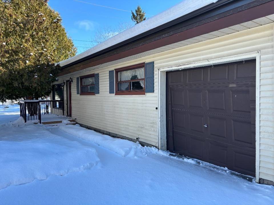 Severn, ON L0K 1E0,1 GRAY ST