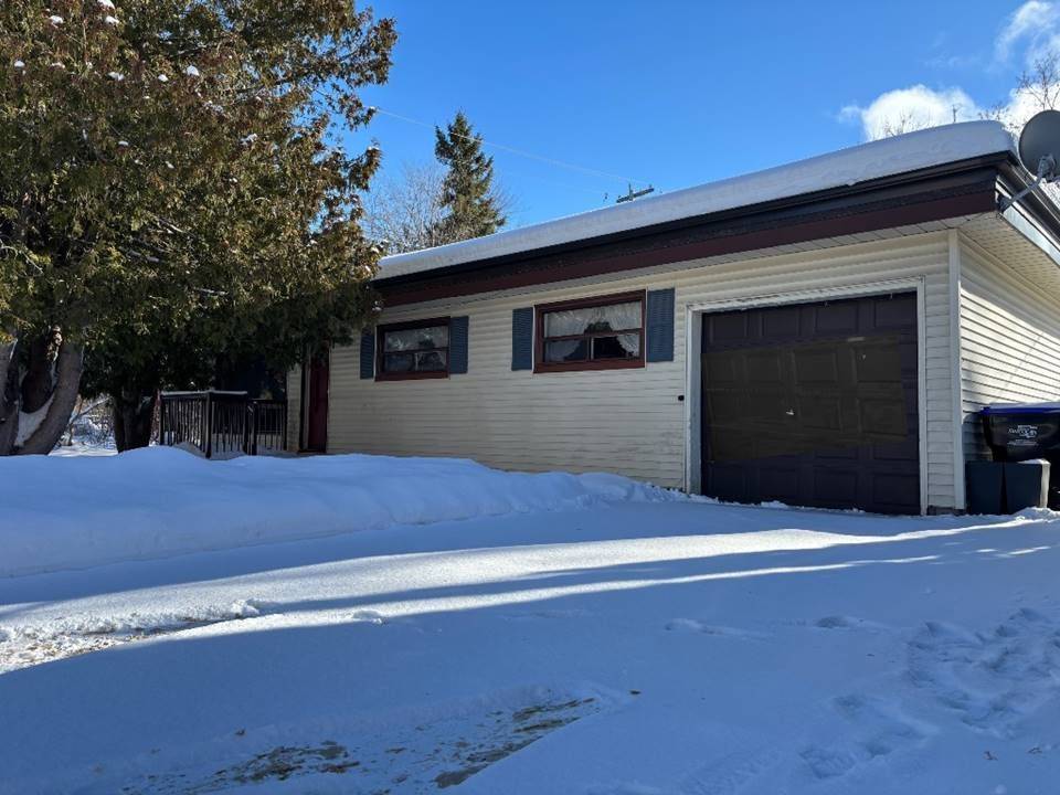 Severn, ON L0K 1E0,1 GRAY ST