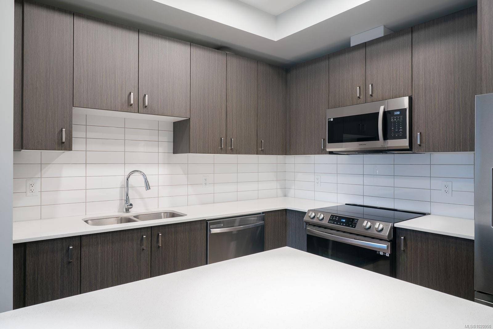 Parksville, BC V9P 0H7,140 Jensen Ave W #209