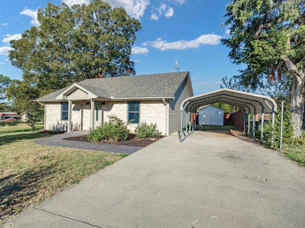 Bowie, TX 76230,402 Sanders Street