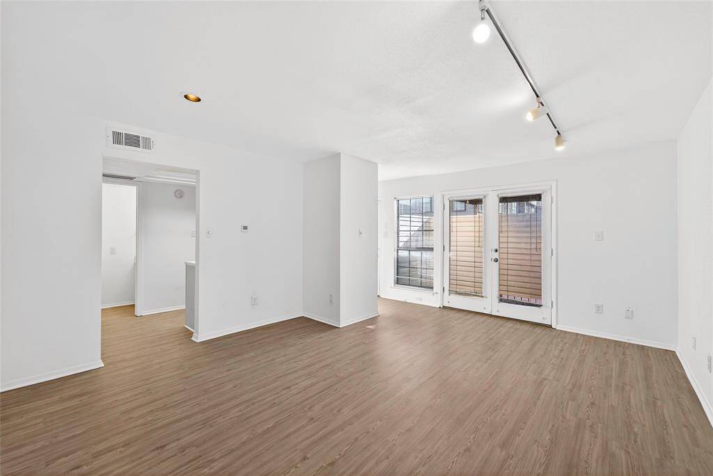 Dallas, TX 75219,4338 Hartford Street #7