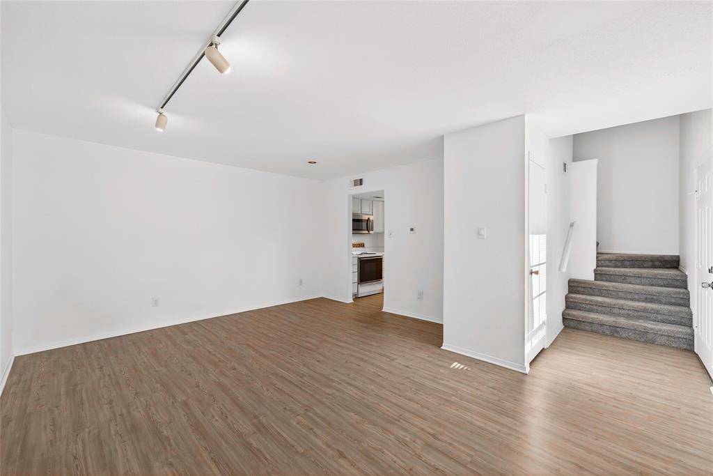 Dallas, TX 75219,4338 Hartford Street #7