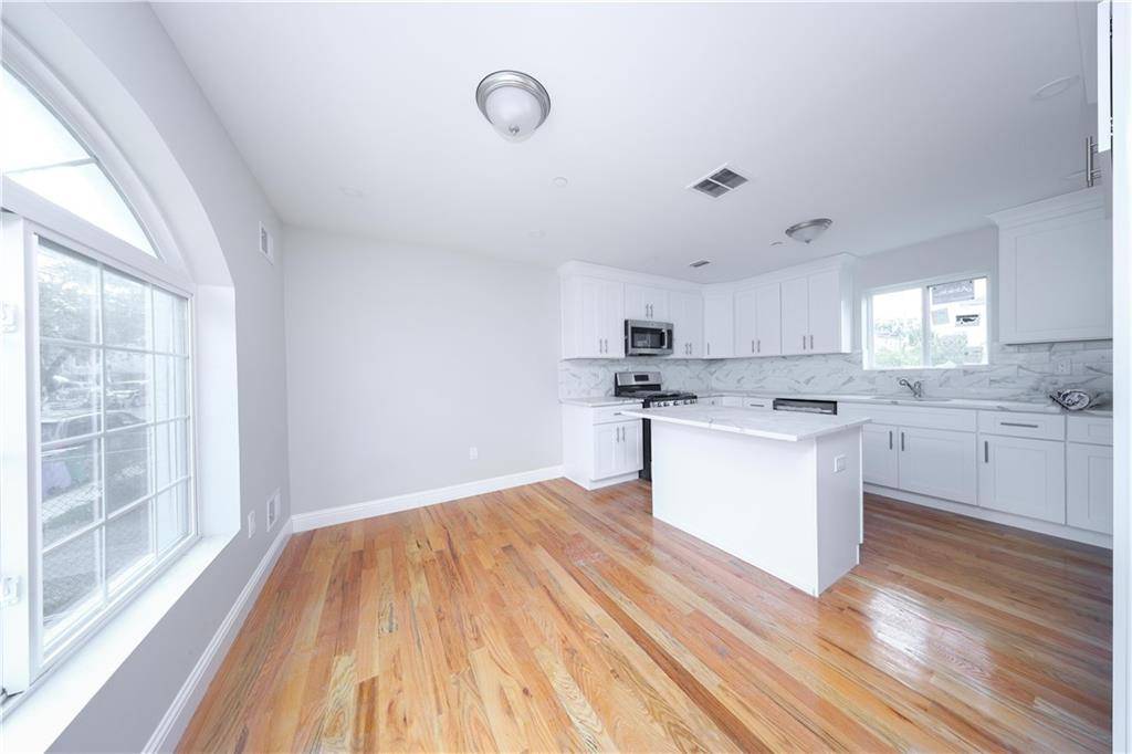 Staten Island, NY 10303,12 Simonson AVE