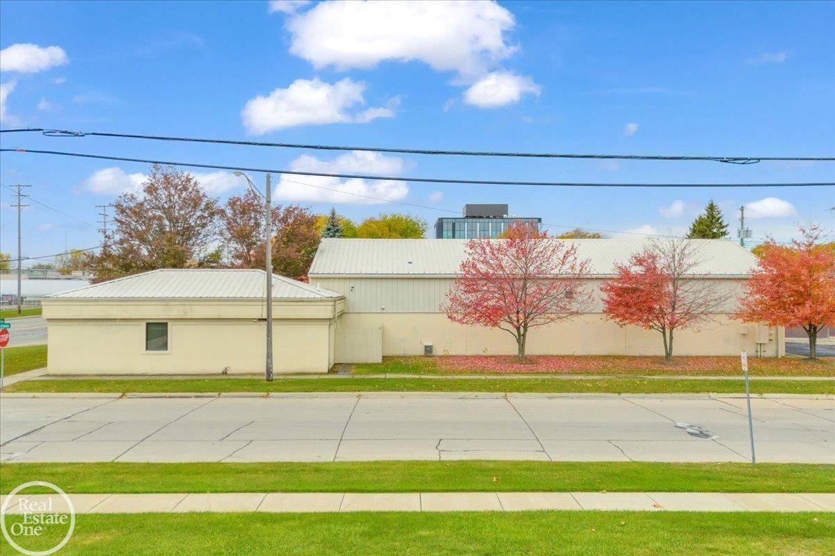Warren, MI 48089,12565 E 9 MILE RD