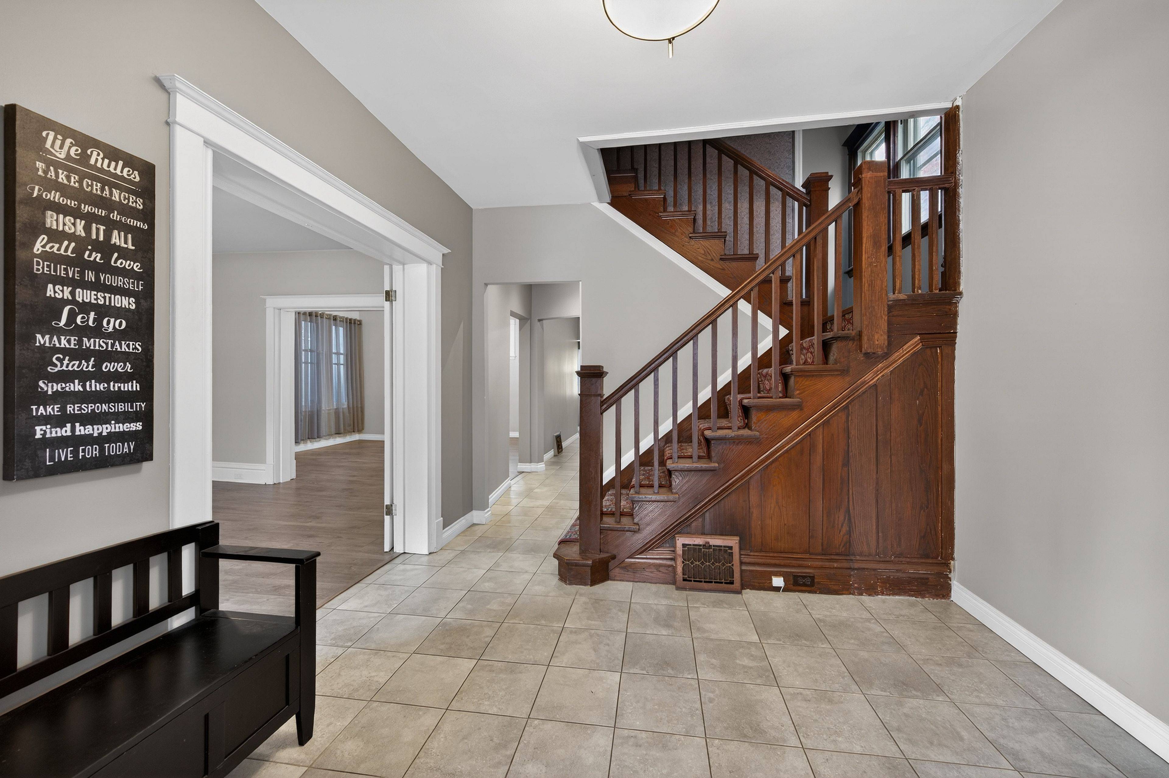 Hamilton, ON L8M 2S6,90 Blake ST