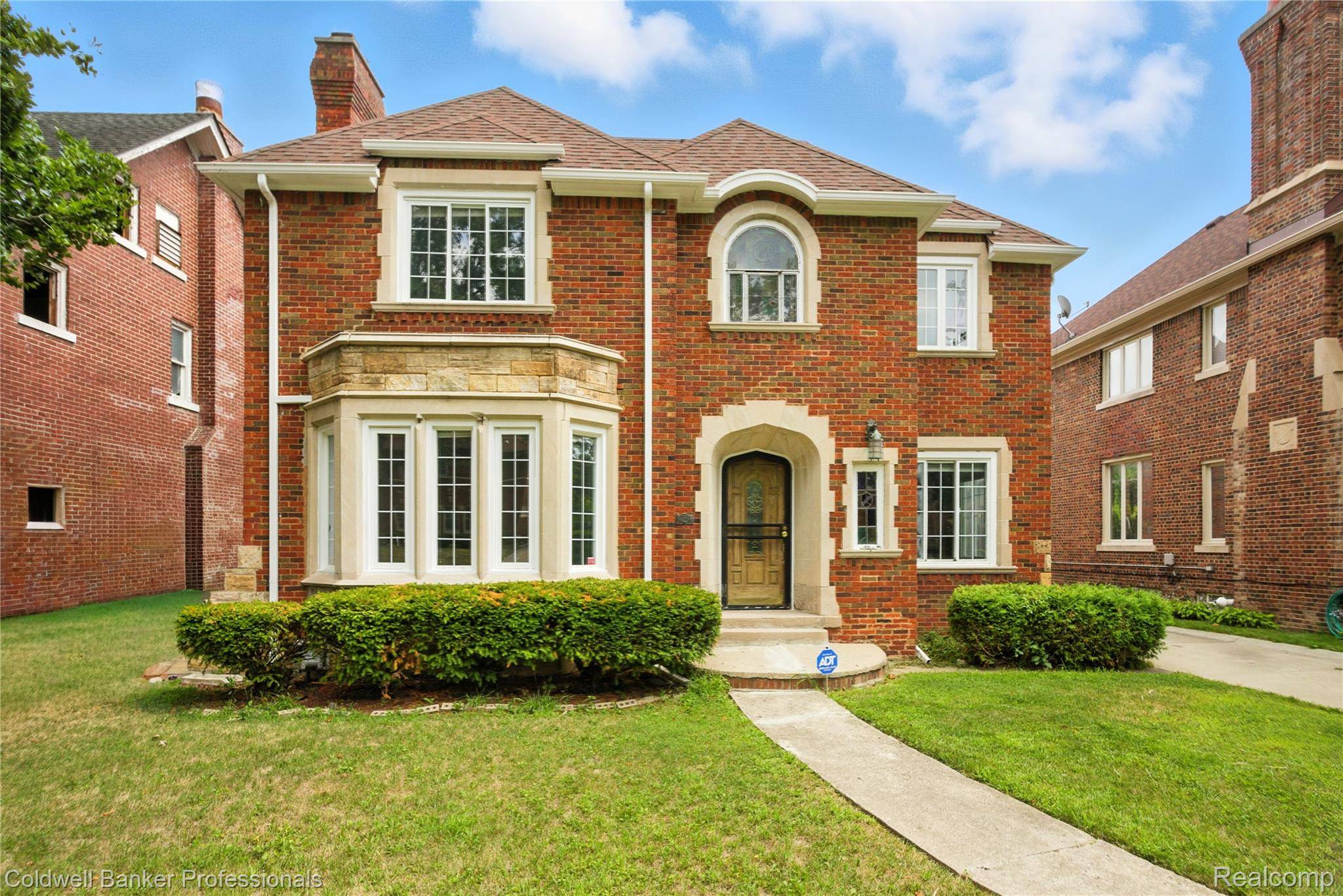 Detroit, MI 48221,17204 Wildemere ST