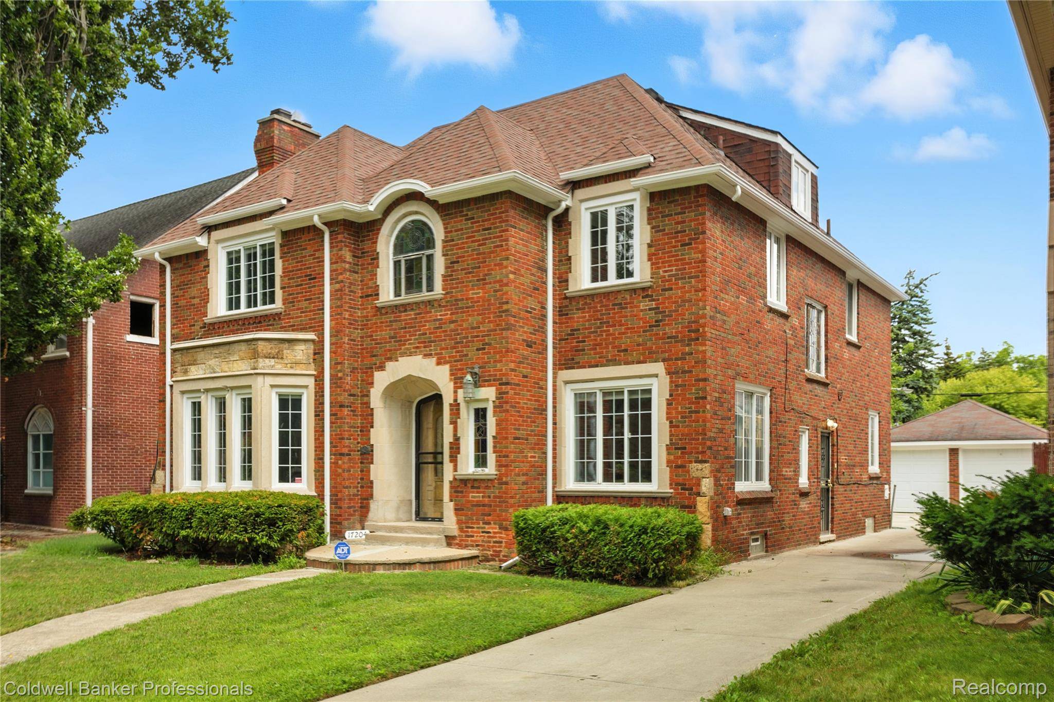 Detroit, MI 48221,17204 Wildemere ST