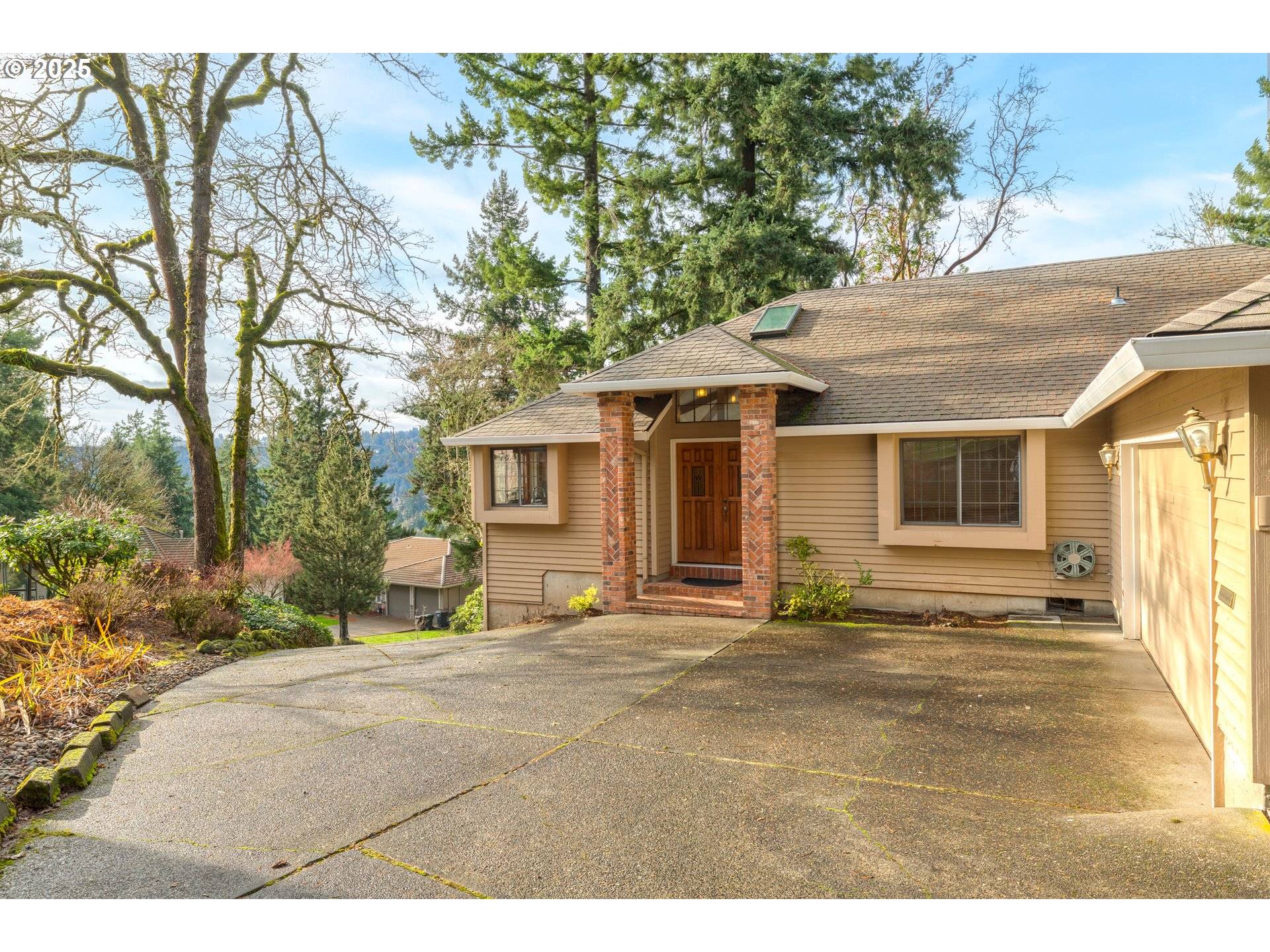 West Linn, OR 97068,2589 KILKENNY CT