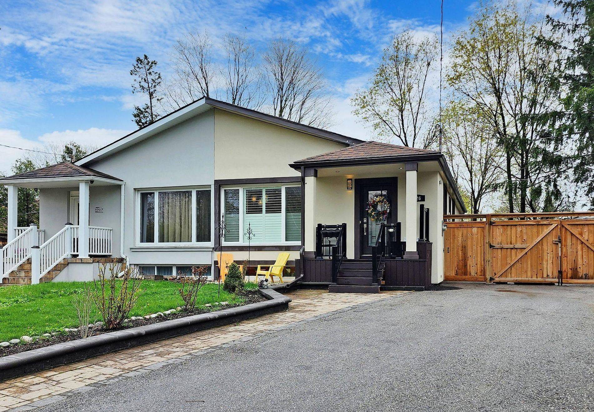 Richmond Hill, ON L4C 3J1,226 Browndale CRES #Main Floor