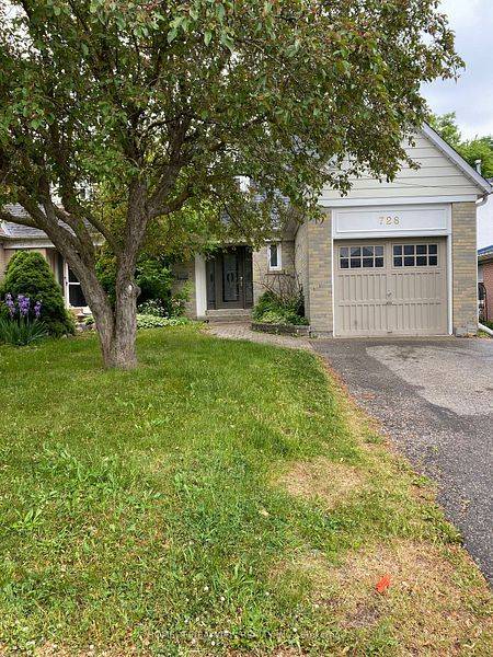 Newmarket, ON L3Y 4Z2,728 Beman DR N