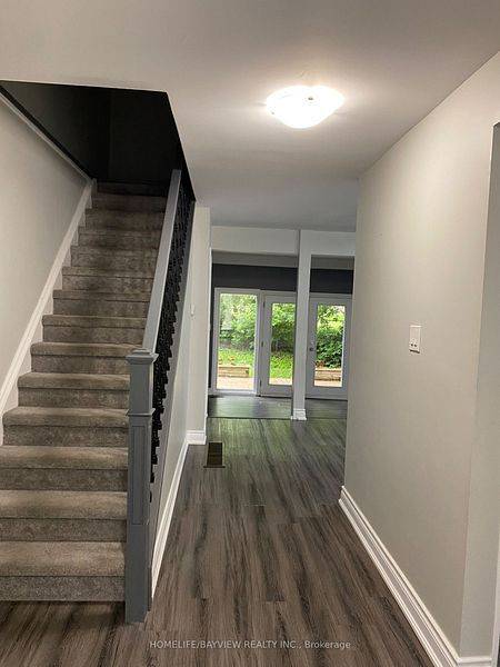 Newmarket, ON L3Y 4Z2,728 Beman DR N