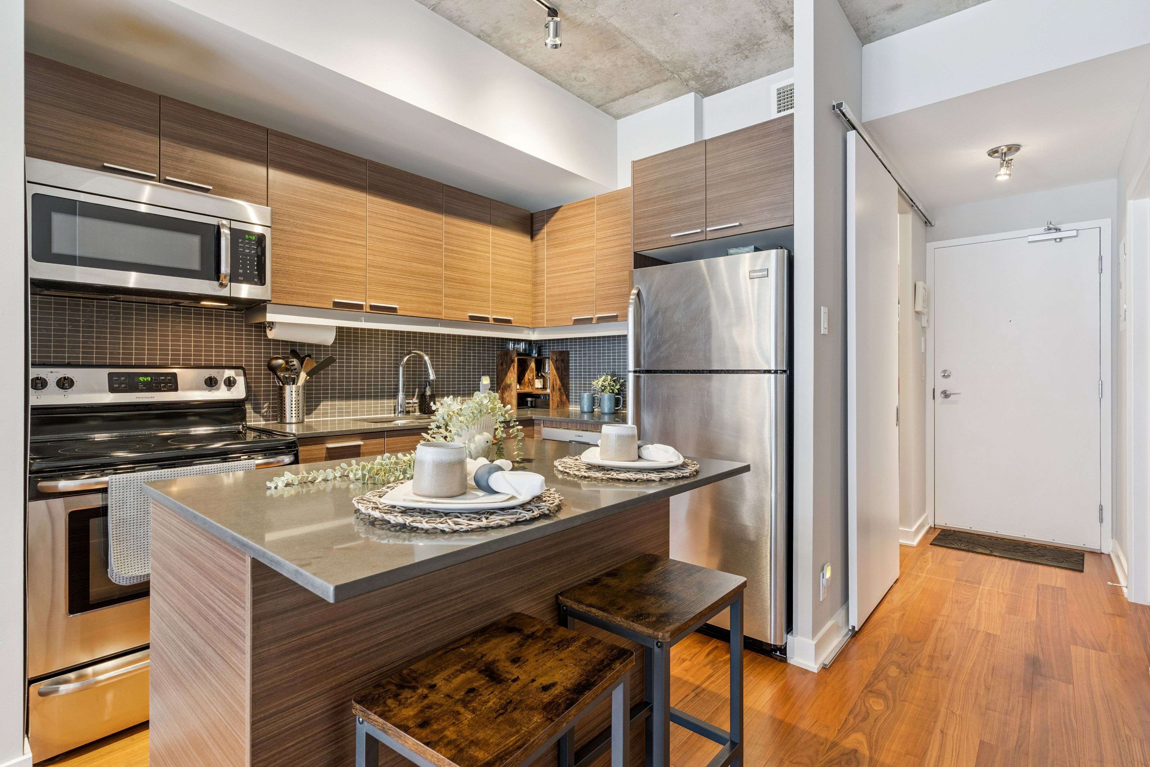 Ottawa Centre, ON K2P 0S1,349 Mcleod ST #623