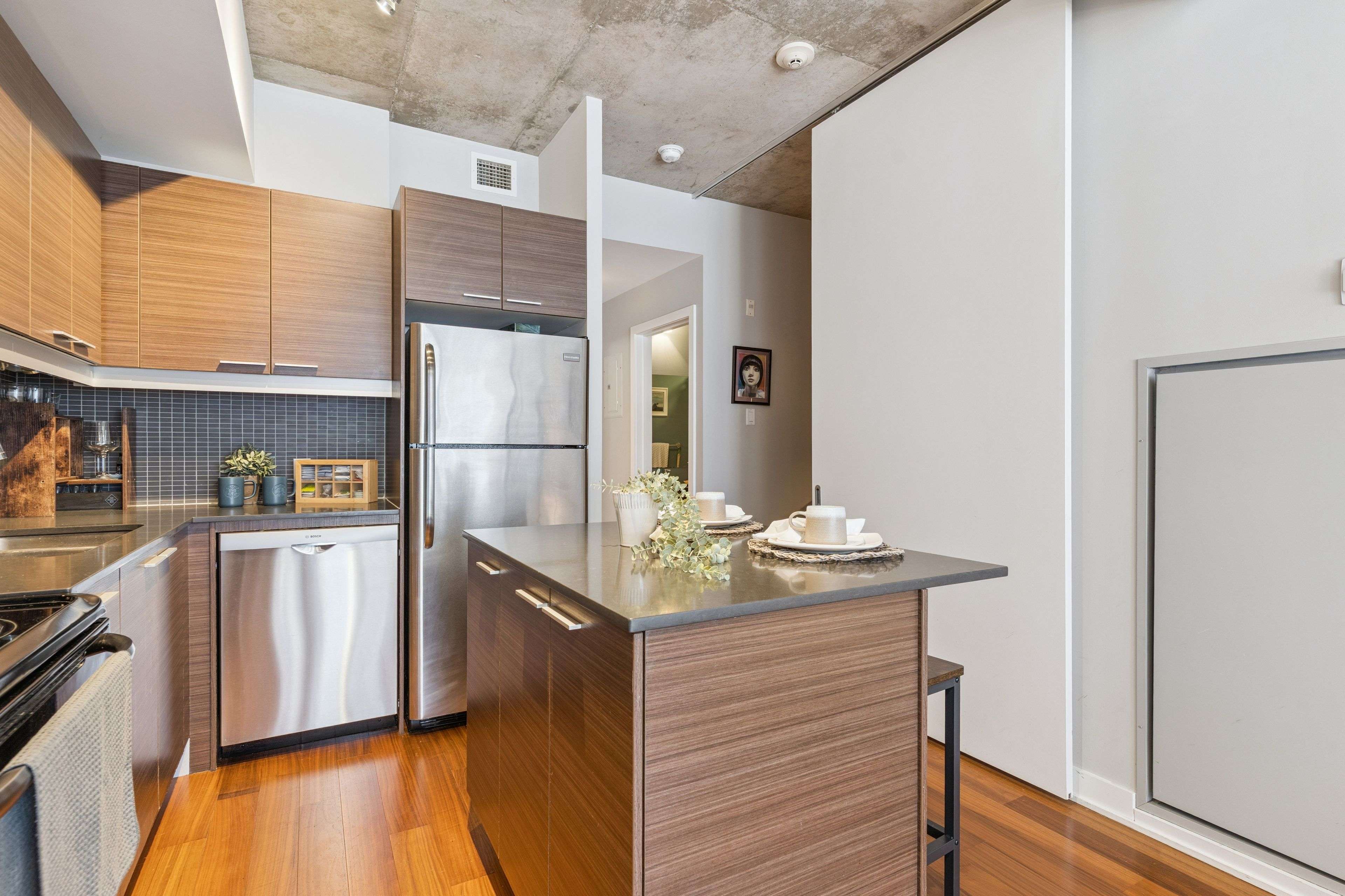 Ottawa Centre, ON K2P 0S1,349 Mcleod ST #623