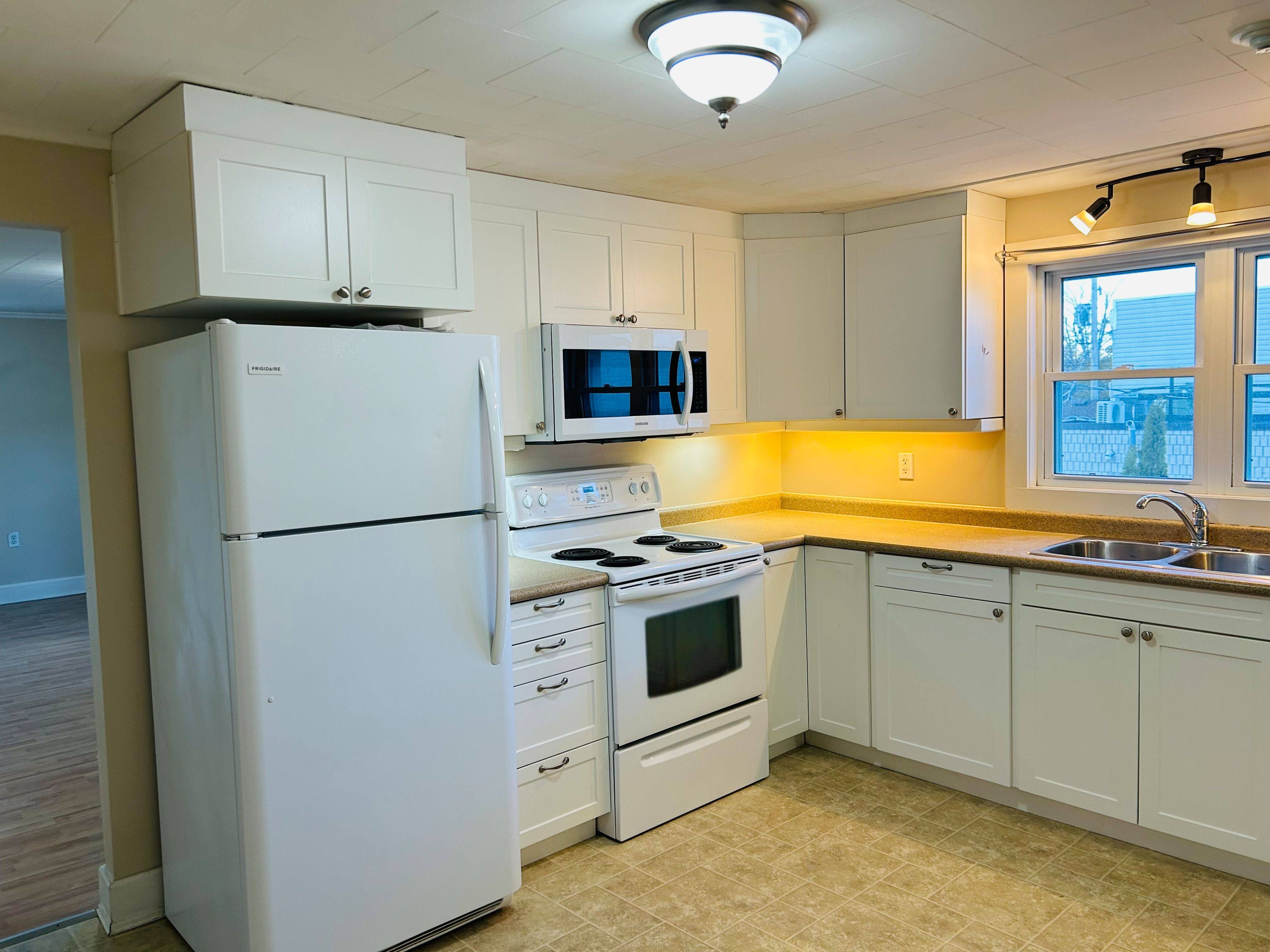 Kawartha Lakes, ON K0M 1A0,61 Bolton ST #2