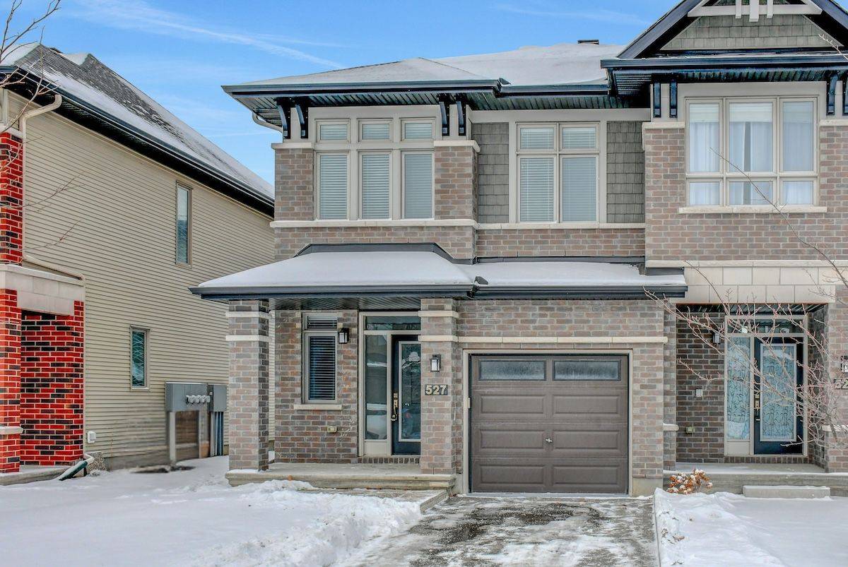 Blossom Park - Airport And Area, ON K1X 0C6,527 Rowers WAY