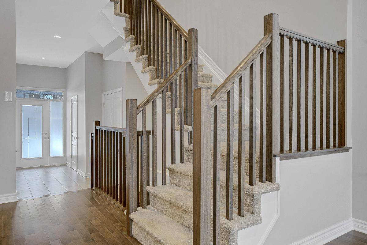 Blossom Park - Airport And Area, ON K1X 0C6,527 Rowers WAY