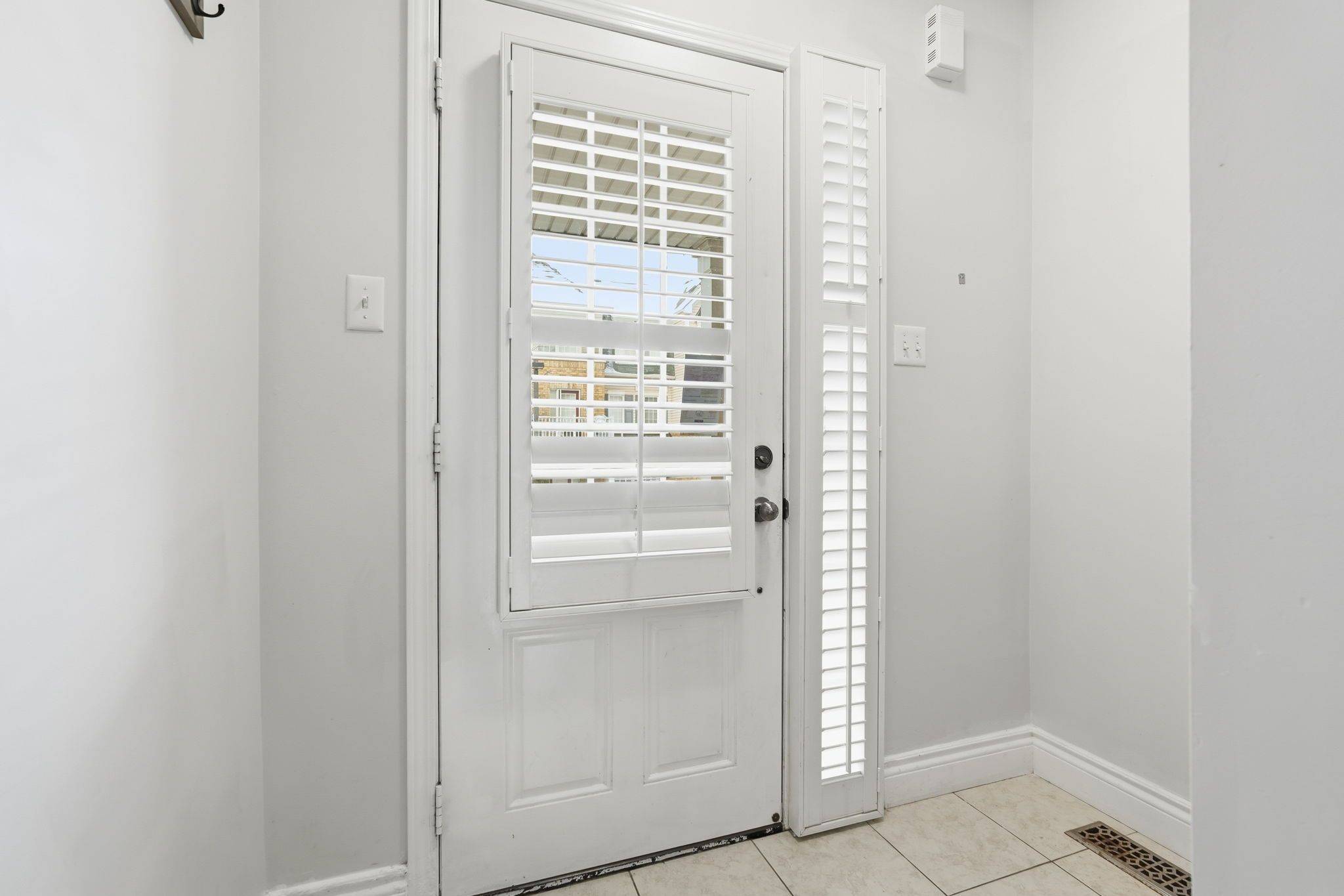 Hamilton, ON L9A 0B4,7 Sirente DR #48