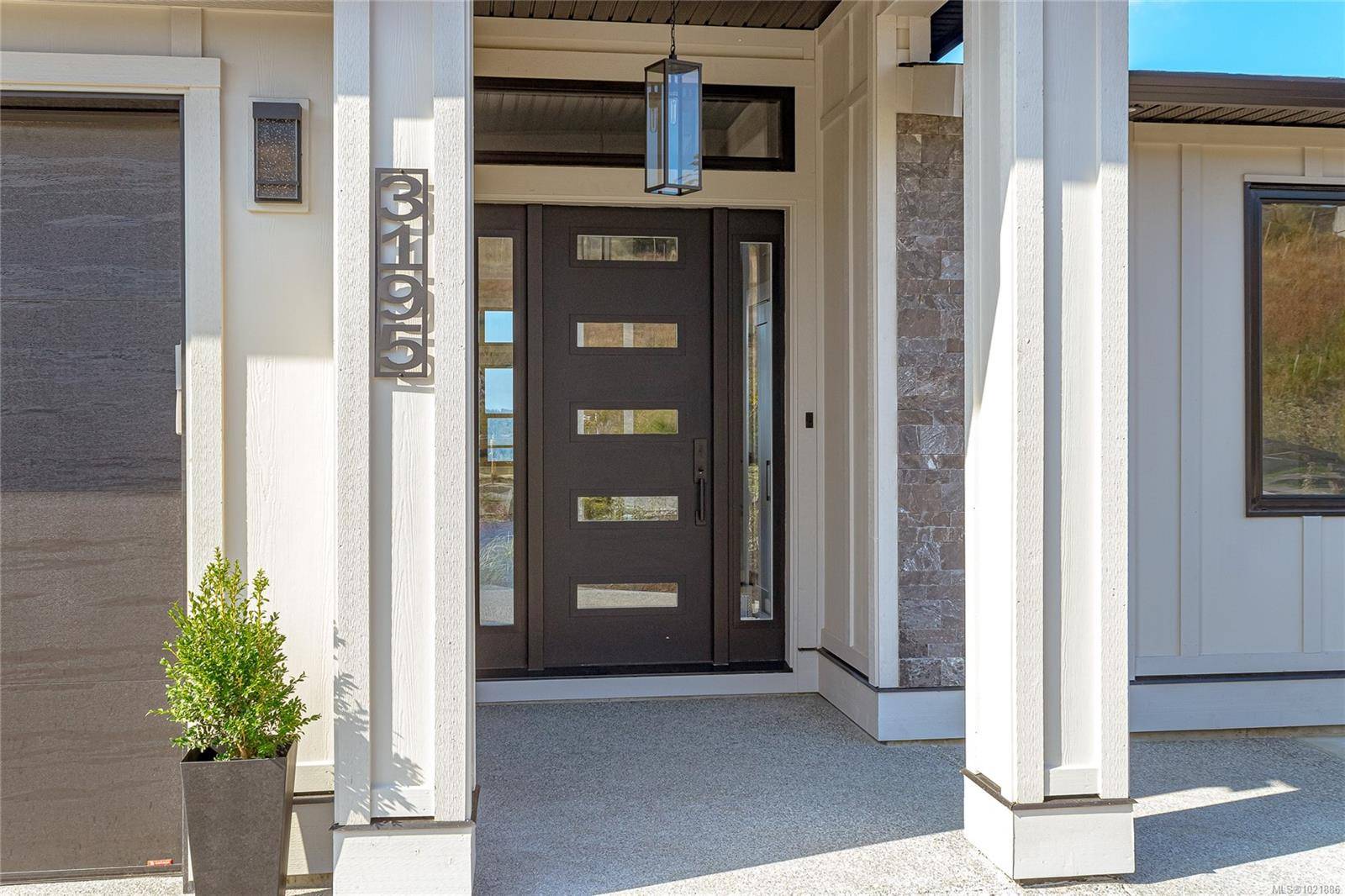 Duncan, BC V9L 0G1,3195 Woodrush Dr