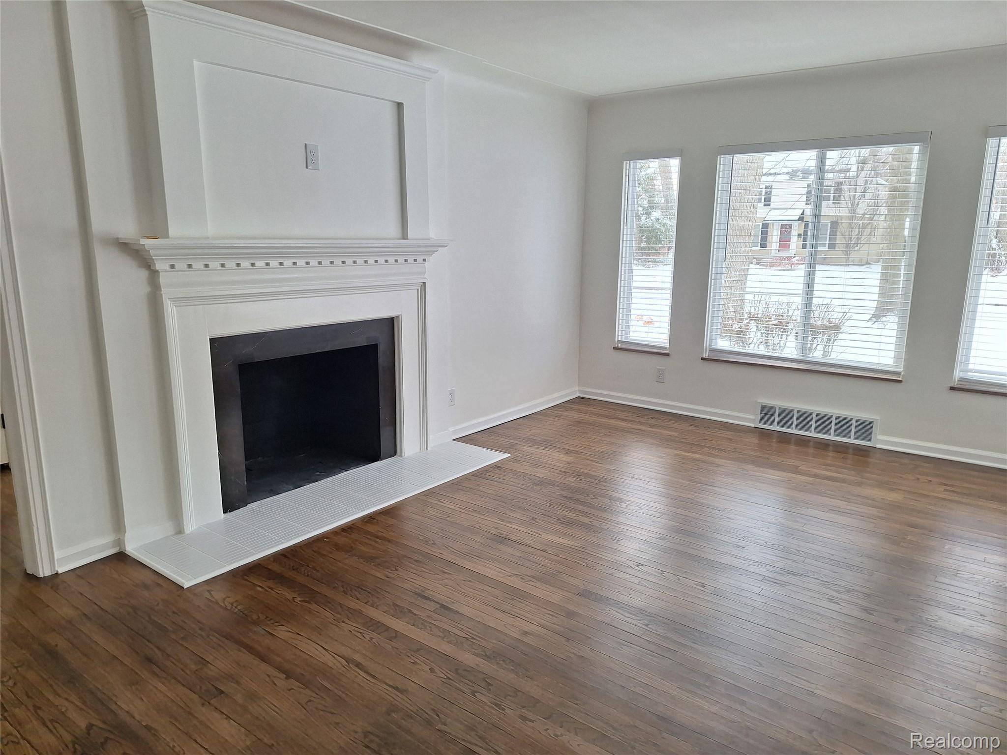 Royal Oak, MI 48067,607 S Connecticut AVE