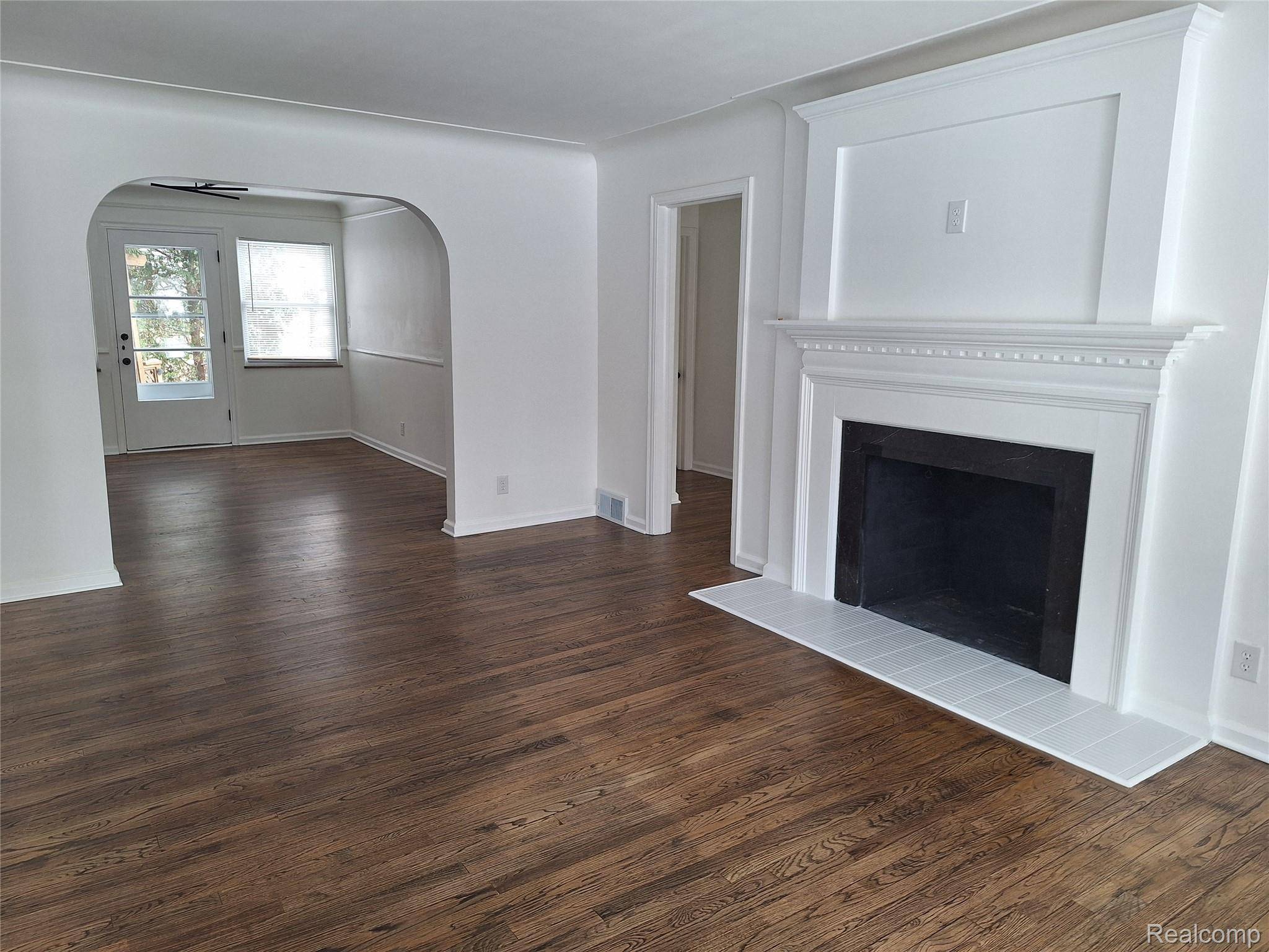 Royal Oak, MI 48067,607 S Connecticut AVE