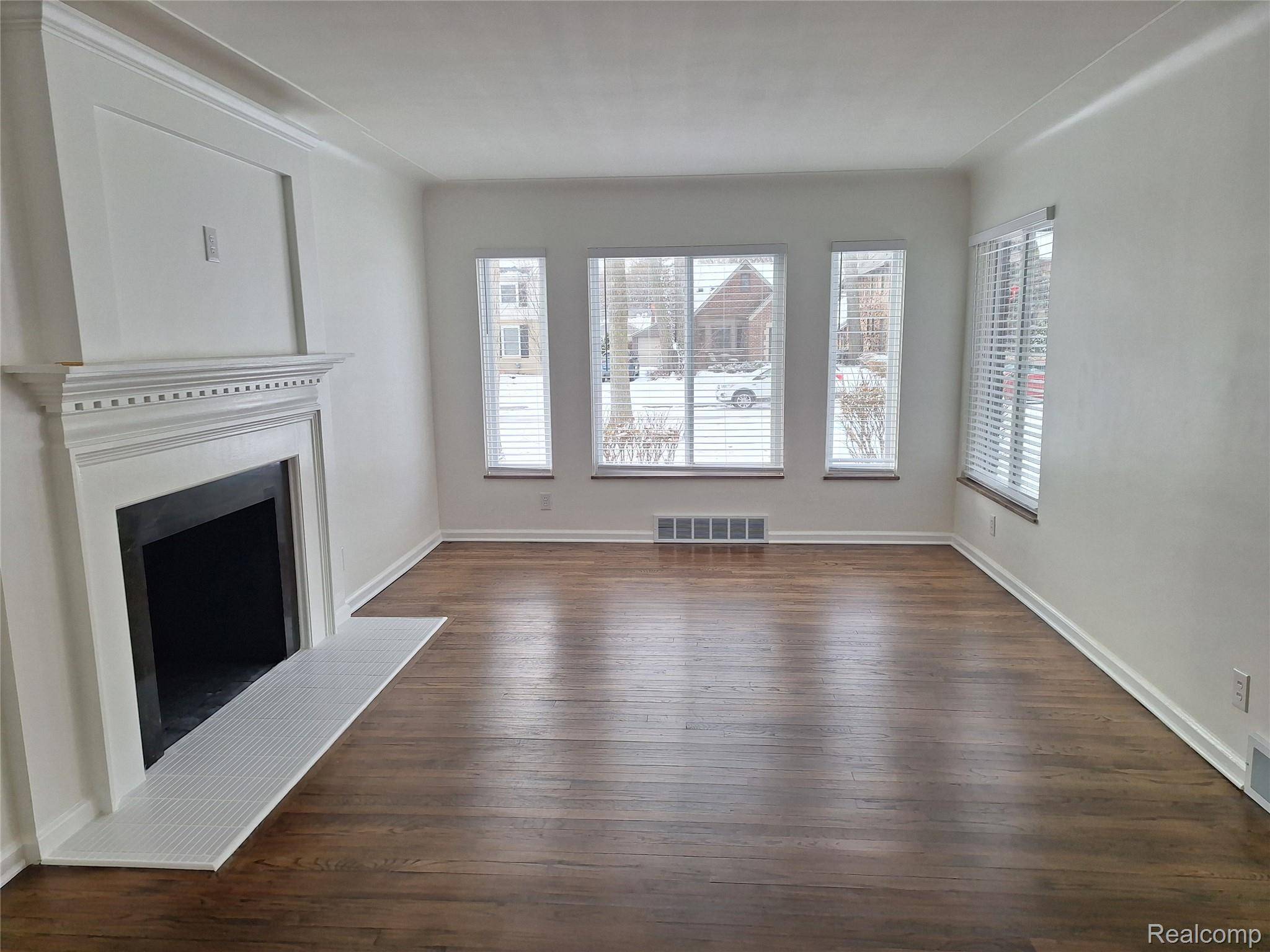 Royal Oak, MI 48067,607 S Connecticut AVE