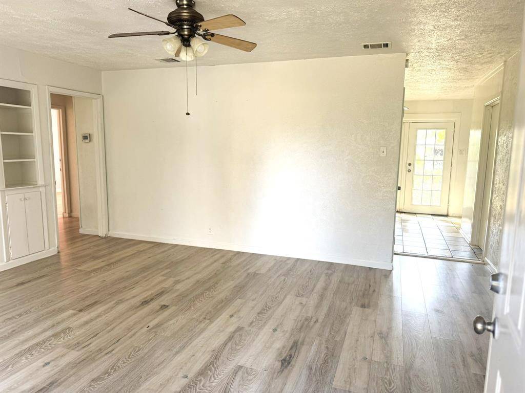 Dallas, TX 75228,9849 San Lea Drive