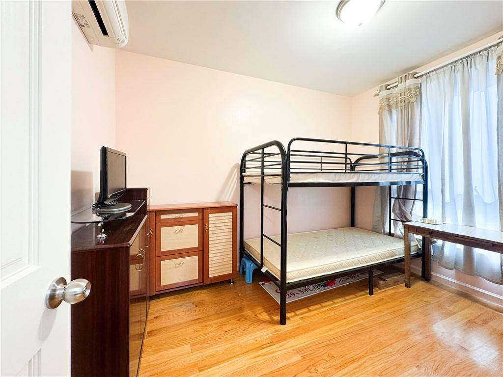 Brooklyn, NY 11214,7608 Bay Pkwy #5C