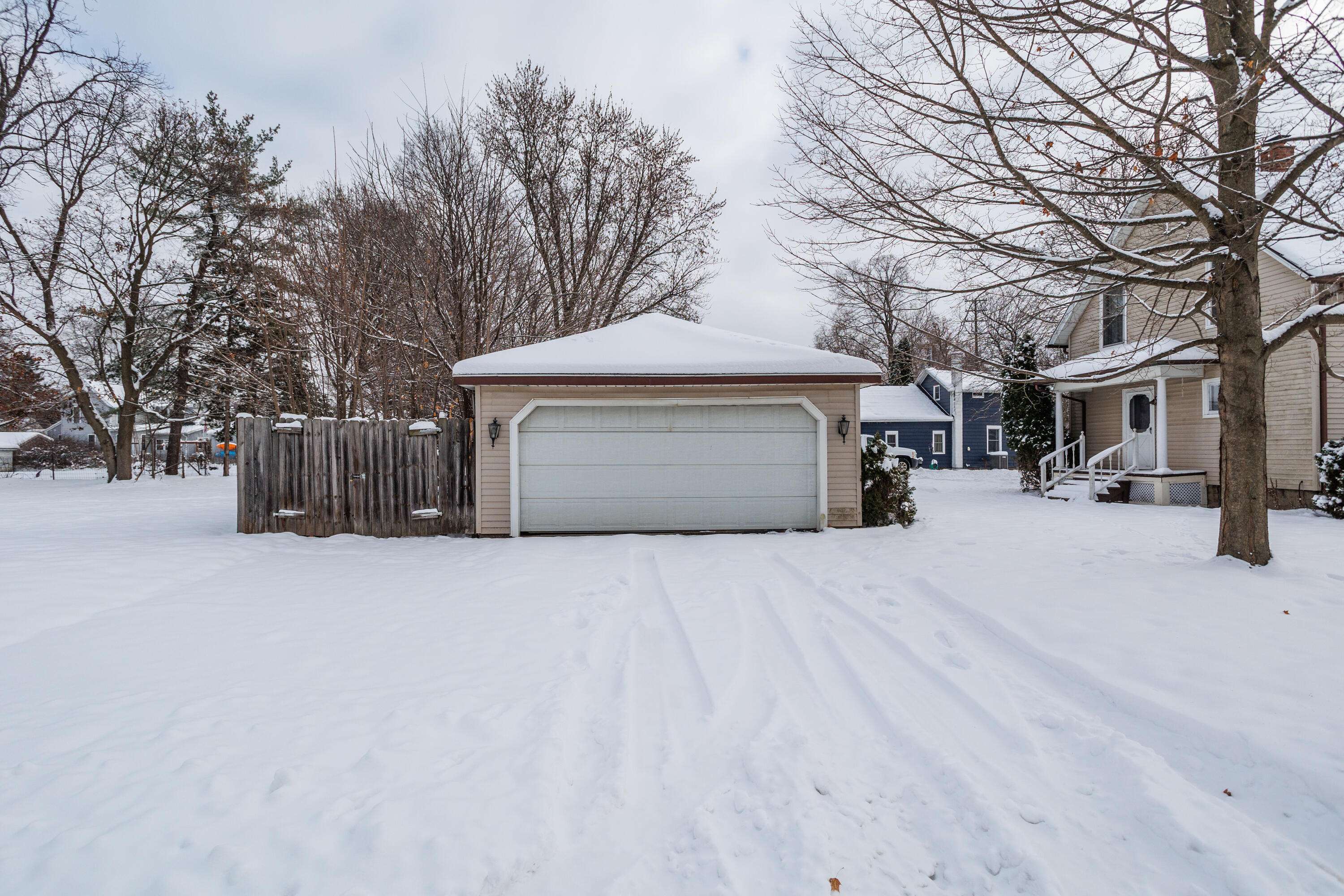 Marshall, MI 49068,732 W Hanover ST