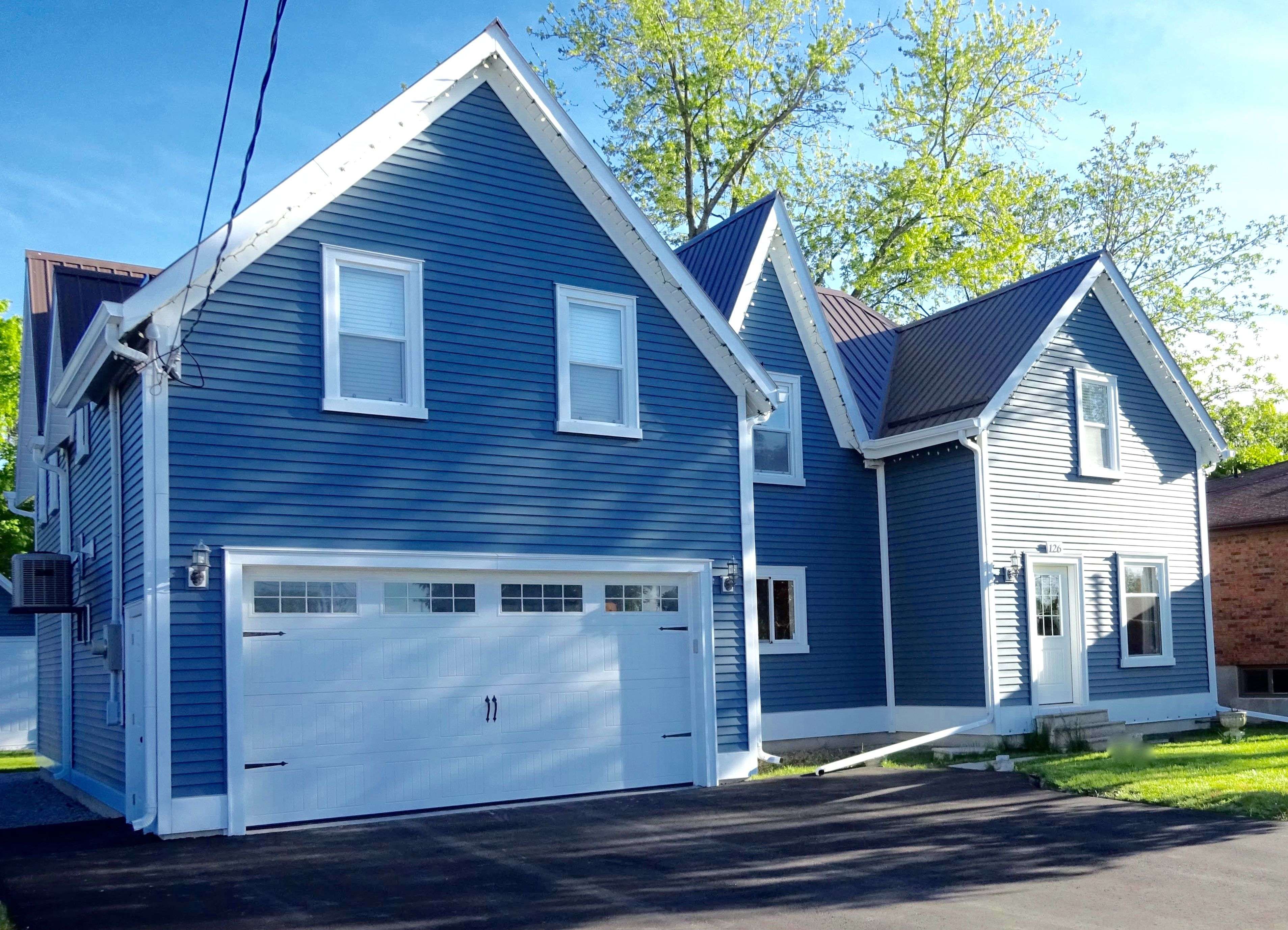 Uxbridge, ON L9P 1L3,126 Reach ST #Unit 1