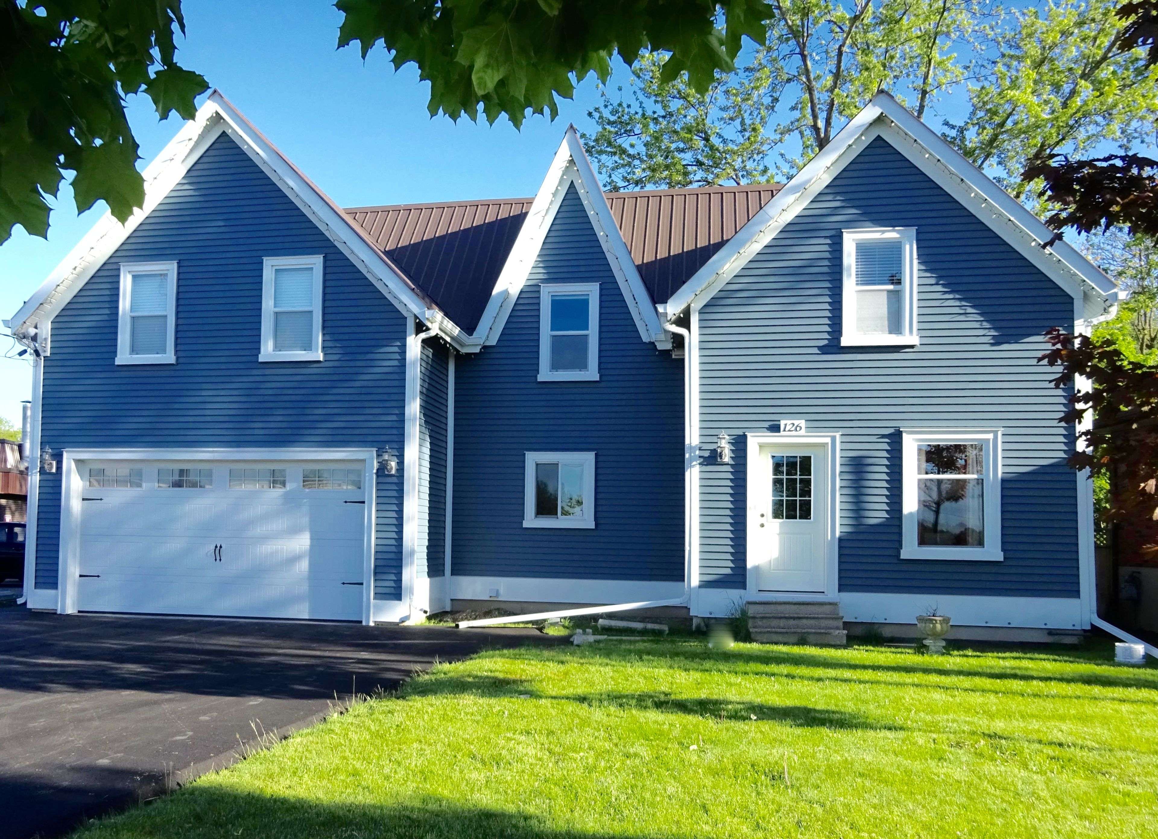 Uxbridge, ON L9P 1L3,126 Reach ST #Unit 2