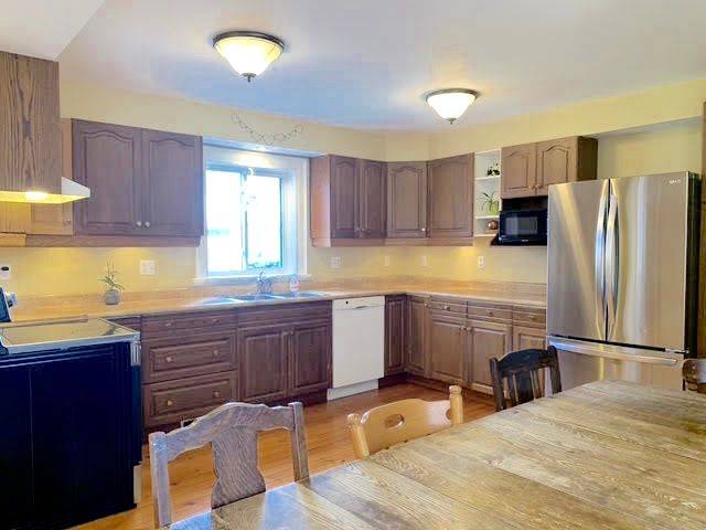 Uxbridge, ON L9P 1L3,126 Reach ST #Unit 2