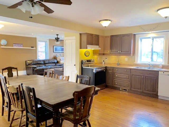 Uxbridge, ON L9P 1L3,126 Reach ST #Unit 2