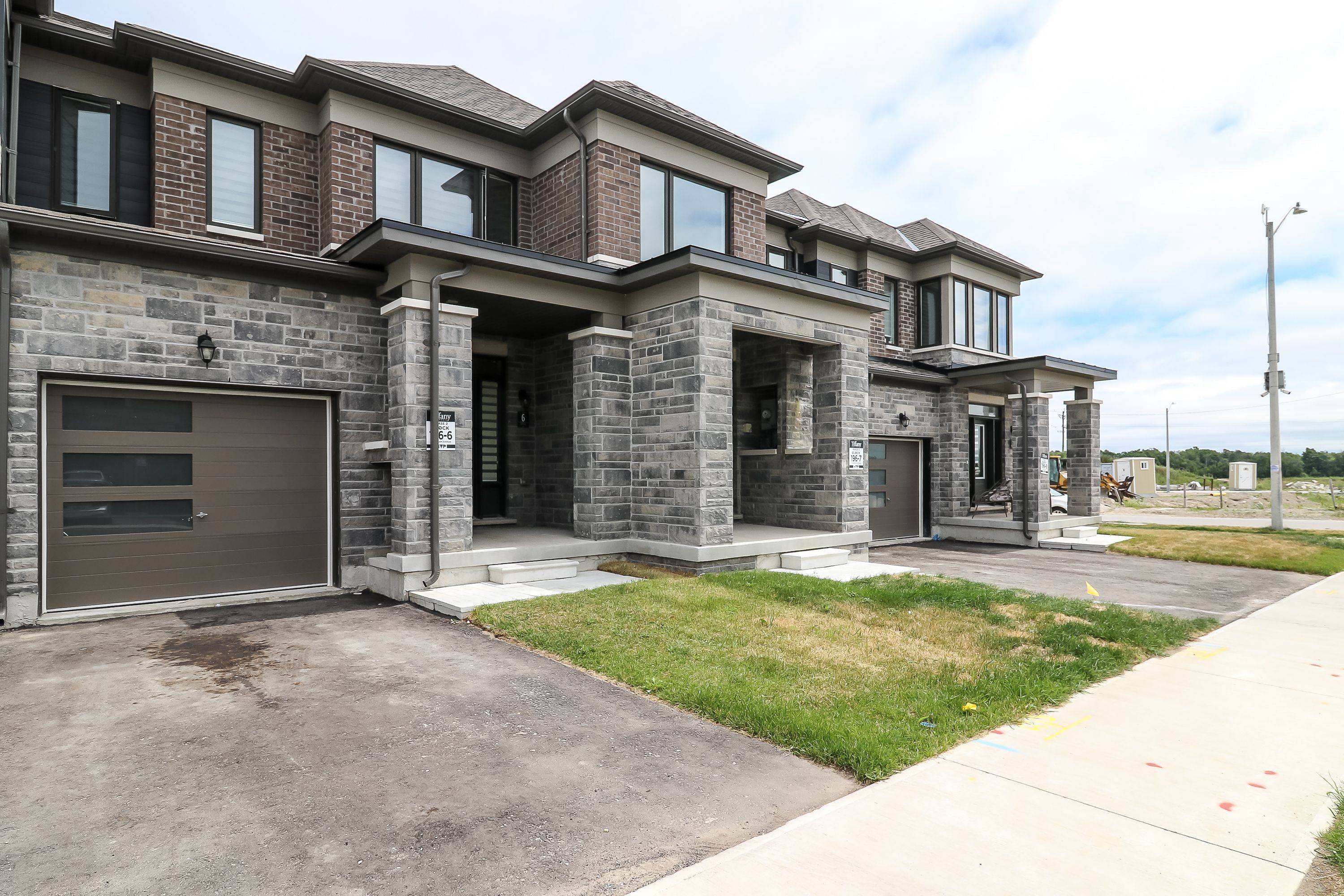 Barrie, ON L9J 0W7,6 Durham AVE