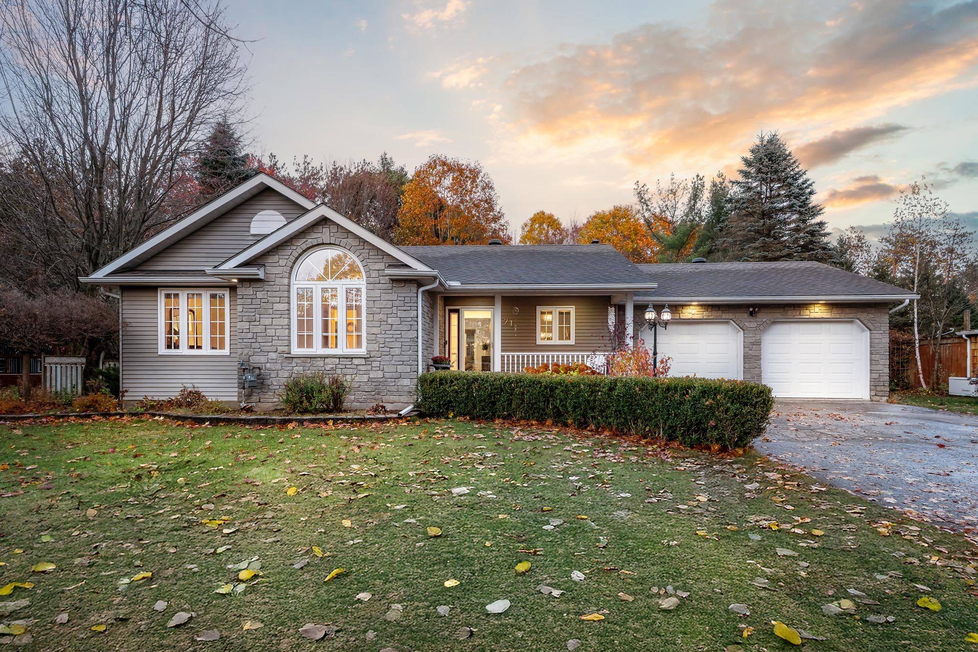 Tiny, ON L0L 2T0,21 Maryjane RD