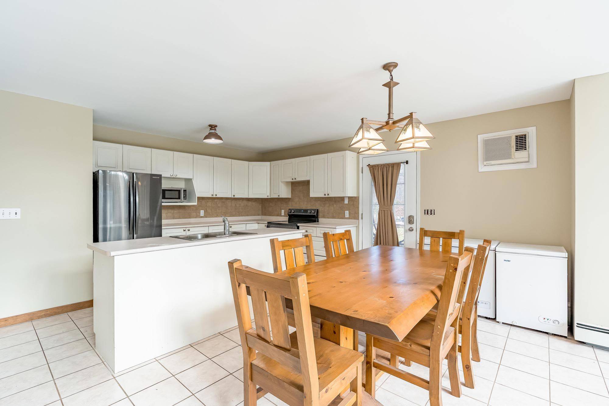 Ramara, ON L0K 2B0,7516 Island CRES