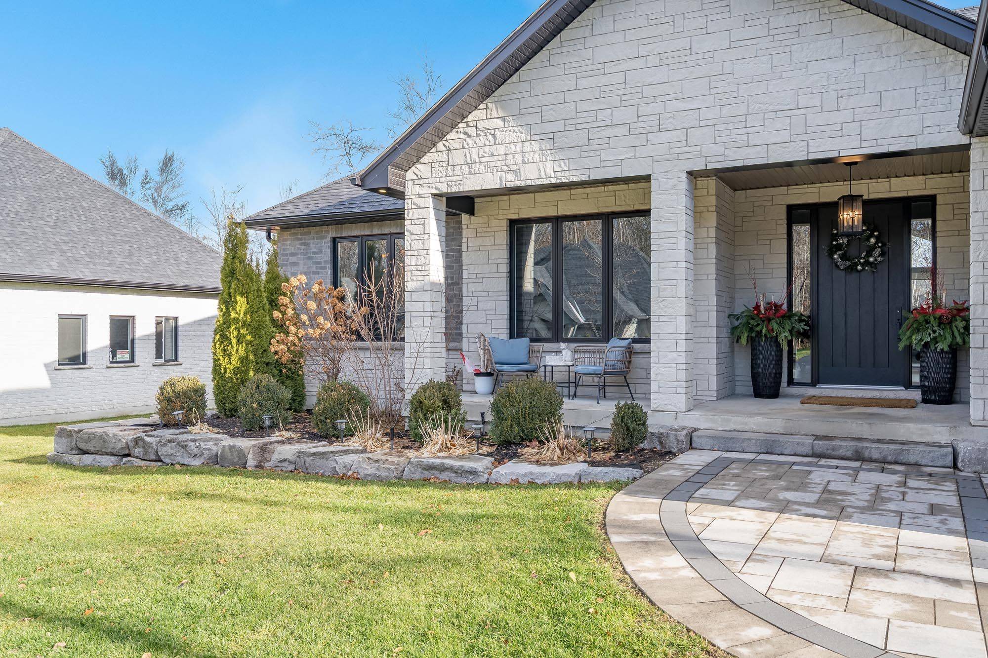 Springwater, ON L9X 2A3,9 Byers ST